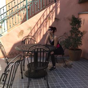 Meet your Posher, Cassandra